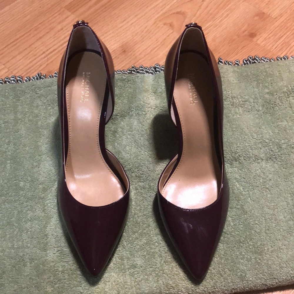 Michael Kors Patent Maroon Pointed Toes Cut Out Heels 7.5M